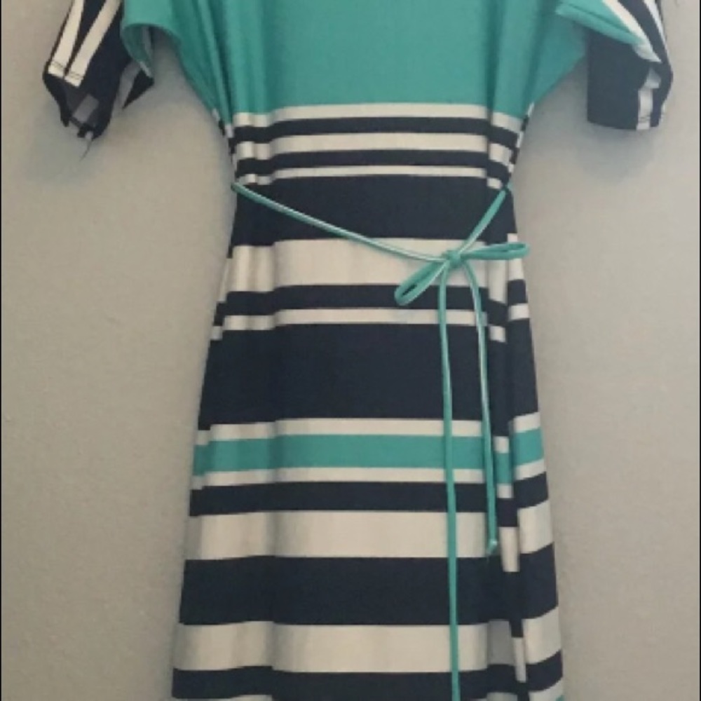 Dress knee lenght